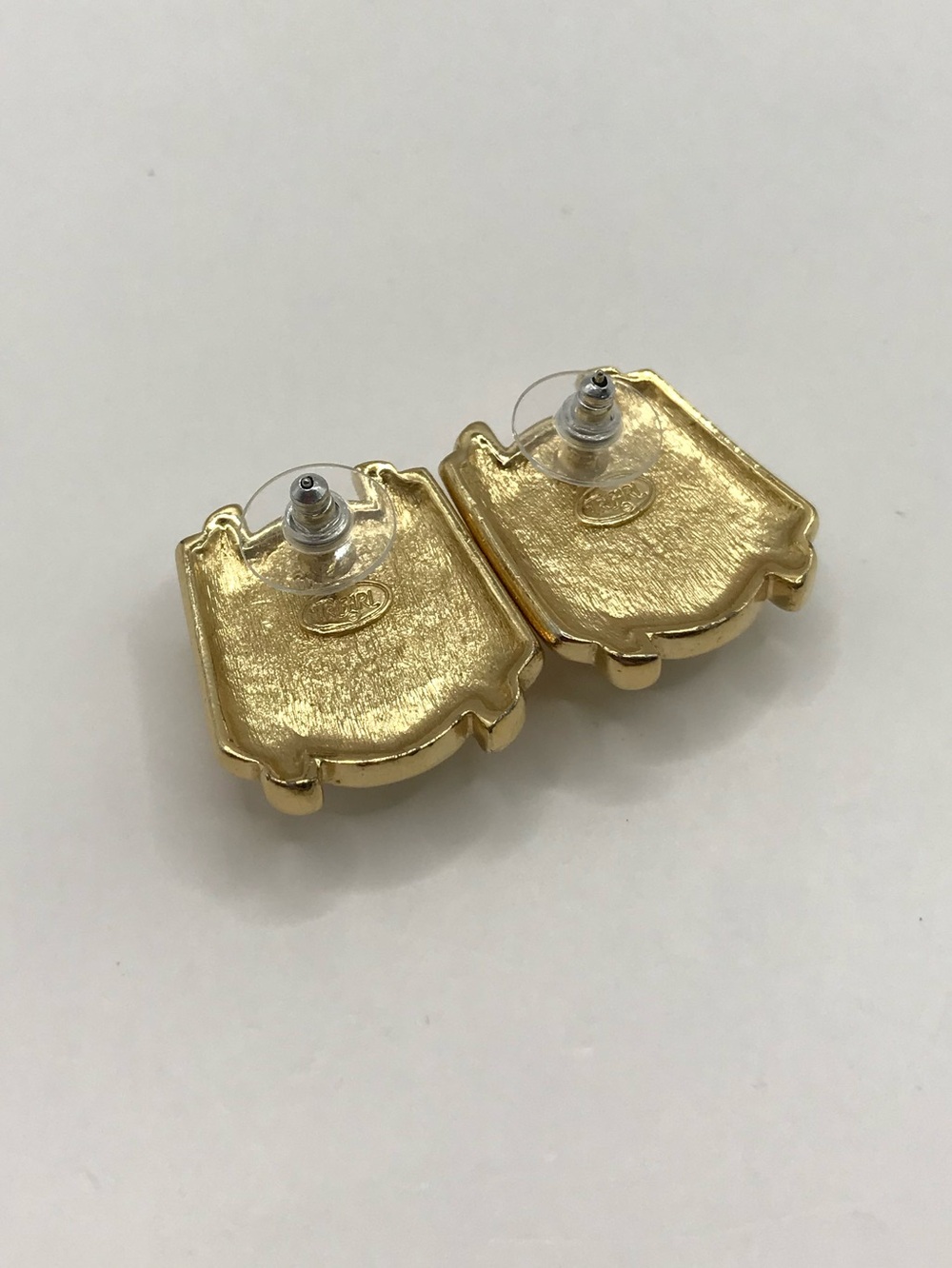 Vintage Trifari Gold-Tone Cream Cabochons Post Earrings - Picture 5 of 7